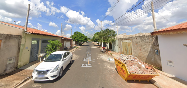 Cabo da PM vai ao Cristo Redentor para encontro amoroso, é rendido pelo filho da companheira e termina com o carro baleado
