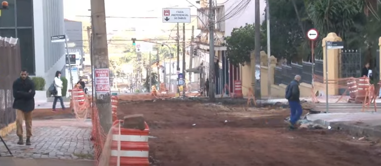 Parece ontem, mas é hoje: Prefeitura anuncia nova interdição na rua Florêncio de Abreu; confira a rota alternativa