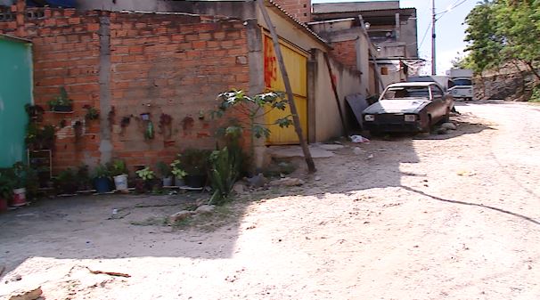 Prensada contra o muro: criança atropela recebe alta após 10 dias