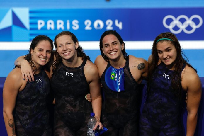 Nadadoras de Santos se classificam para a final do Revezamento 4x200m livre em Paris-2024