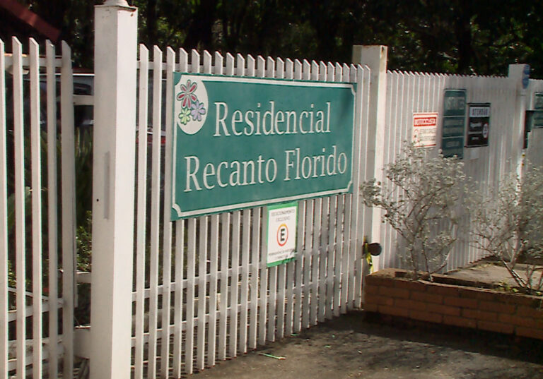 Moradores do condomínio afetado pelo acidente aéreo em Vinhedo irão organizar homenagem as vítimas da tragédia