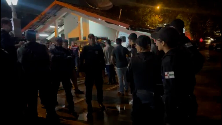 Segue grande movimentação no local do acidente aéreo em Vinhedo