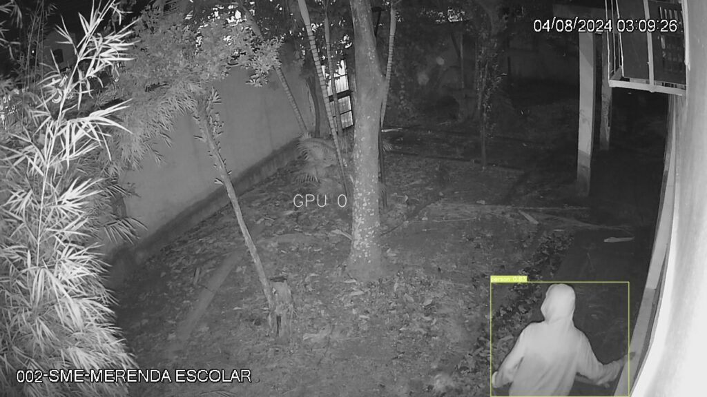 Jovens de 18 anos são detidos pichando prédio público em Pinda