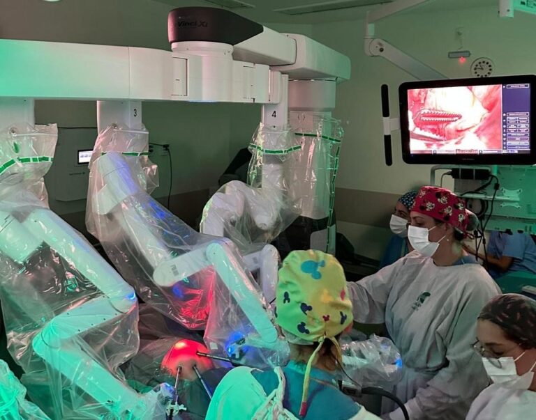 VÍDEO: robô é utilizado para cirurgia em criança de sete meses no HC de Ribeirão Preto; procedimento é inédito