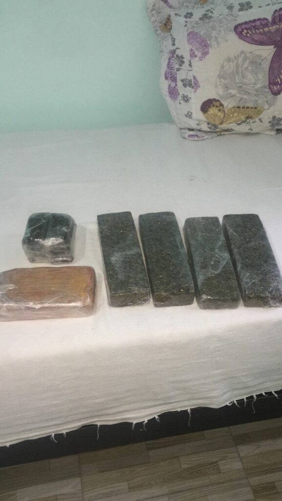 Operação da Polícia prende três pessoas por tráfico de drogas no interior de SP