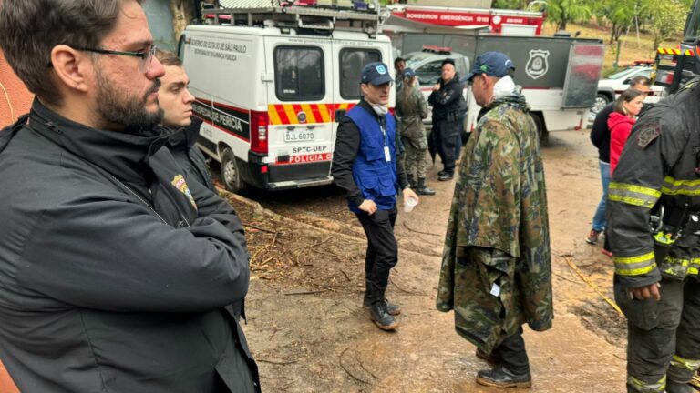 Caixa preta do avião que caiu em Vinhedo já está em Brasília