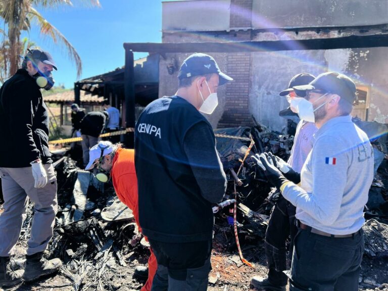 Trabalho de identificação dos corpos das vítimas do voo 2283 continua nesta segunda-feira