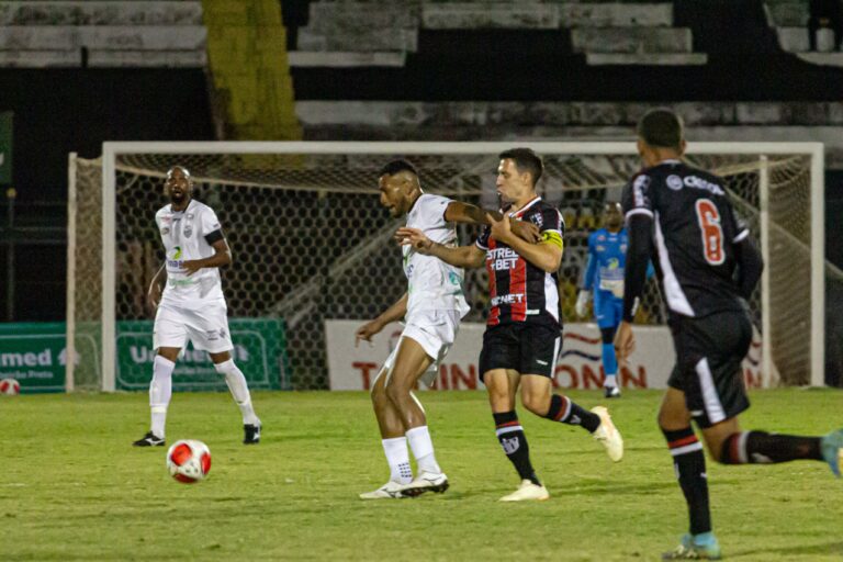 Come-Fogo frio termina sem gols