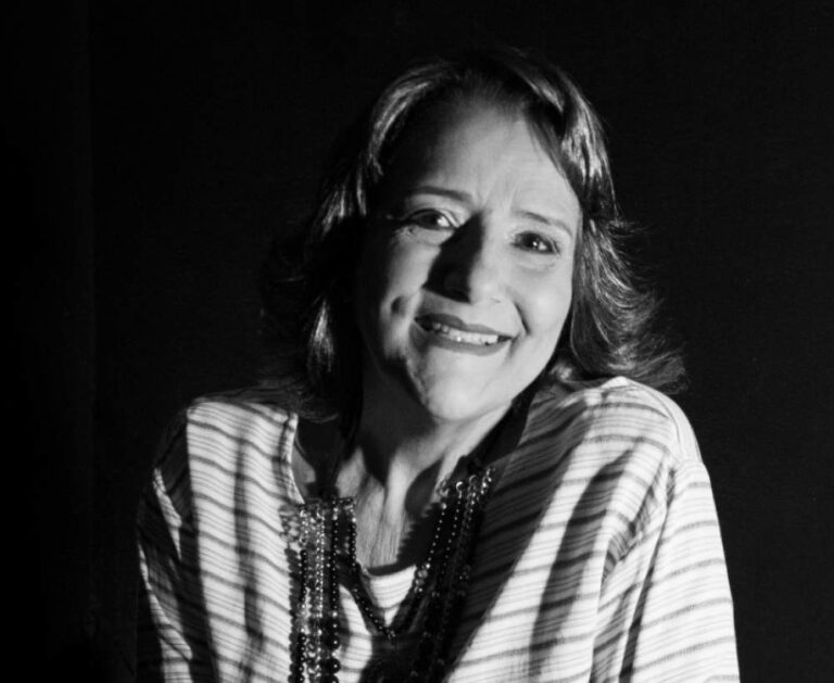 Escritora lançará primeira antologia de microcontos em Araçatuba