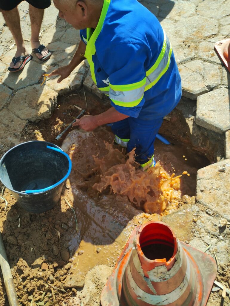 Moradores do Banhado fazem protesto contra falta d'água na comunidade