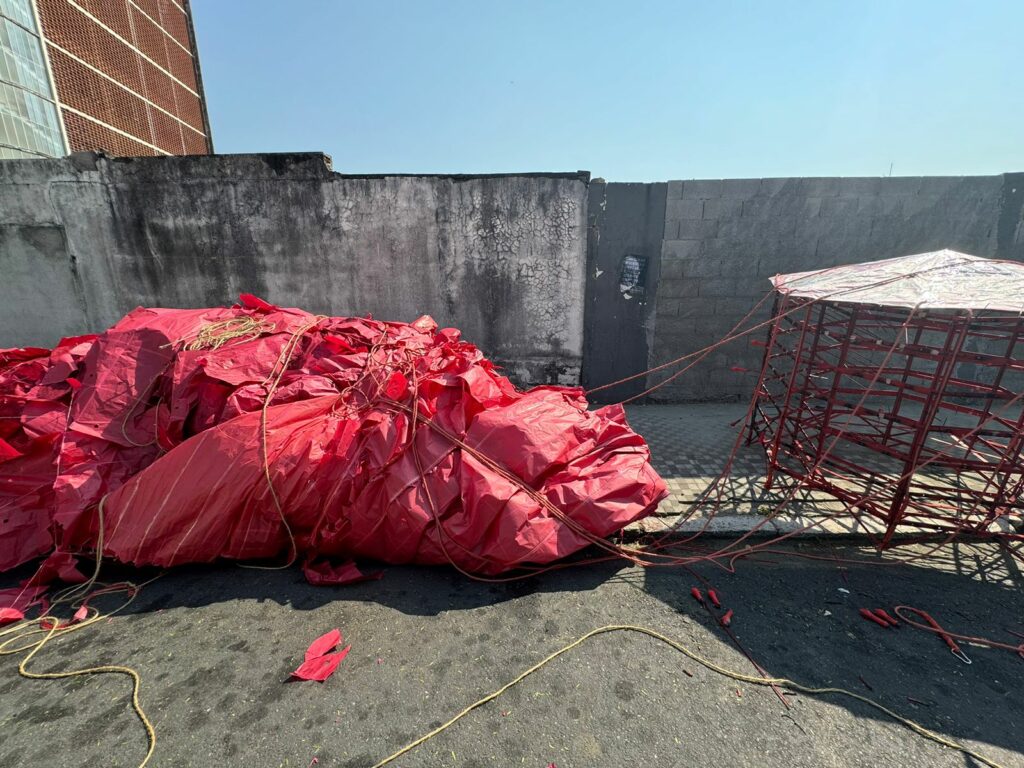 Balão caí na zona central de São José e sete são presos