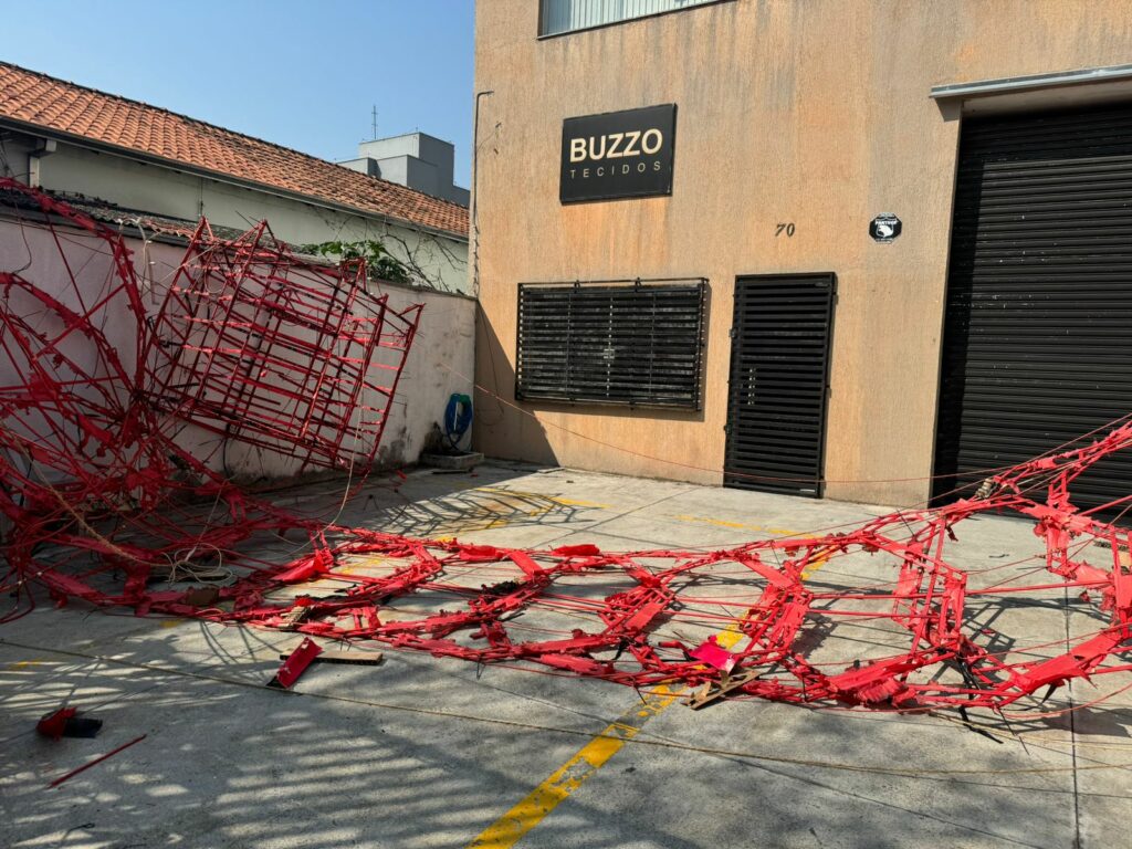 Balão caí na zona central de São José e sete são presos