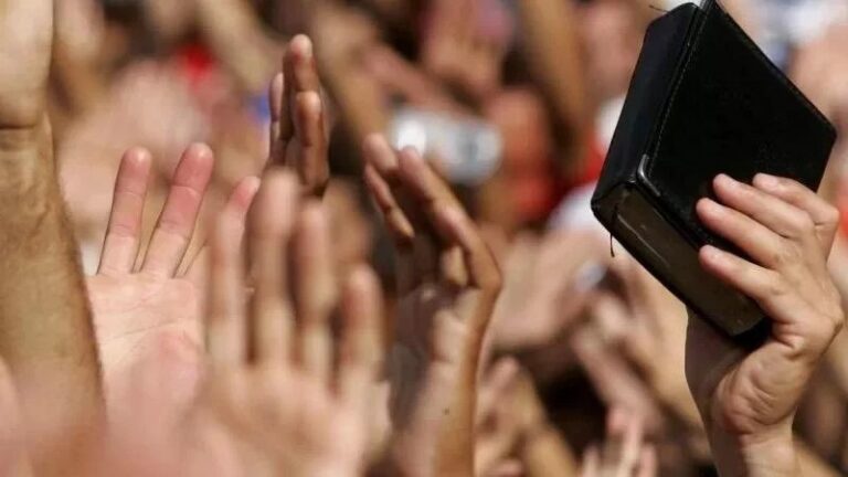 Eleições 2024: Candidaturas com identidade religiosa crescem 225% em 24 anos