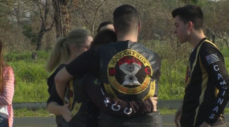 Professor morto em frente de escola é velado na região