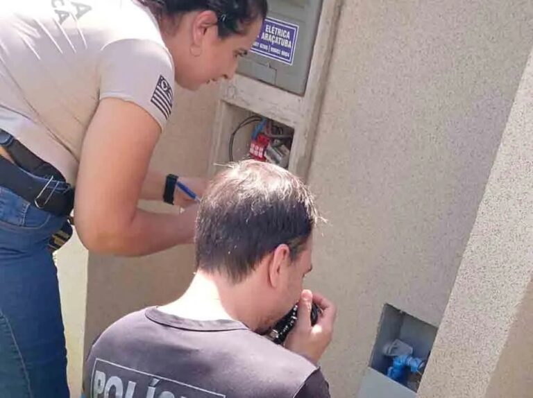 Supervisor da Samar descobre fraude no hidrômetro de residência do Alphaville