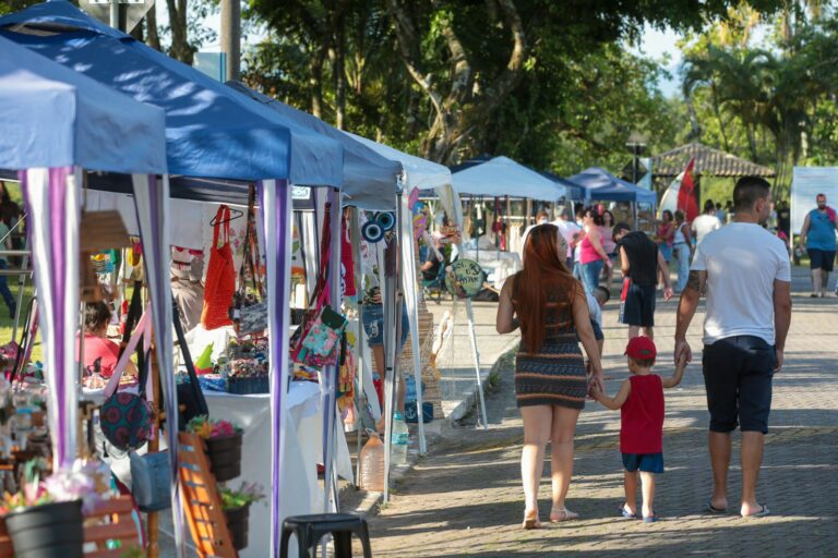 Dia do Folclore Brasileiro é tema da Feira de Artesanato Itinerante em Praia Grande