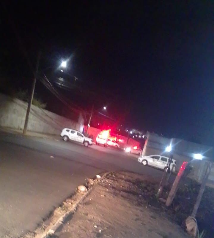 Briga por ciúmes: homem espanca esposa até a  morte