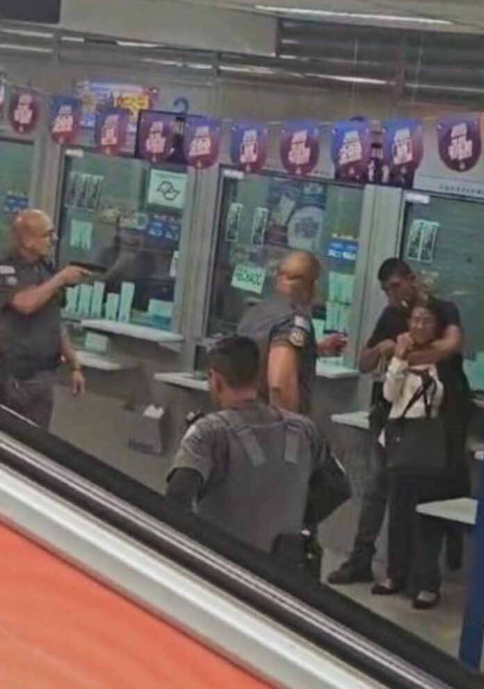 Homem é preso após fazer idosa refém com faca em mercado no interior de SP