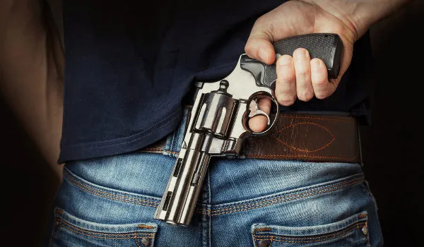 Arma de fogo foi usada em 3 de cada 10 mortes violentas de crianças no Brasil