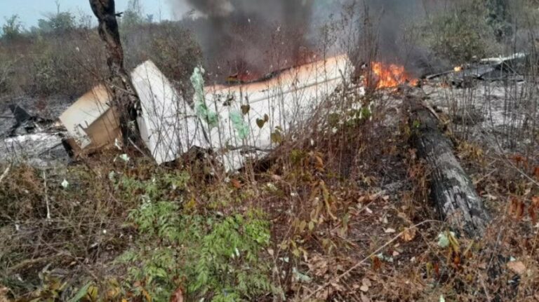 Avião de pequeno porte cai em Mato Grosso e deixa mortos