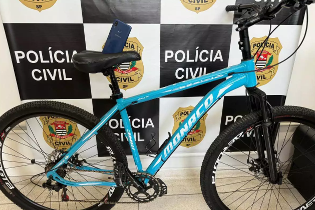 “Pega ladrão!”: População detém ladrão de bicicleta e homem é preso em flagrante