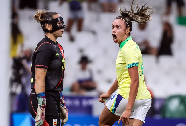 Brasil faz 4 a 2 na Espanha e terá Marta em final olímpica após 16 anos