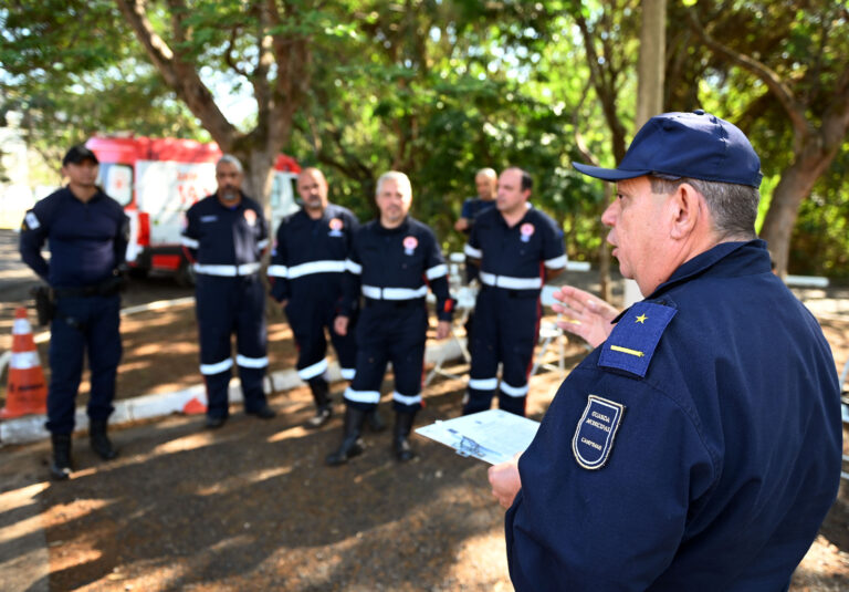Instrutores da GM dão treinamento para condutores socorristas do Samu