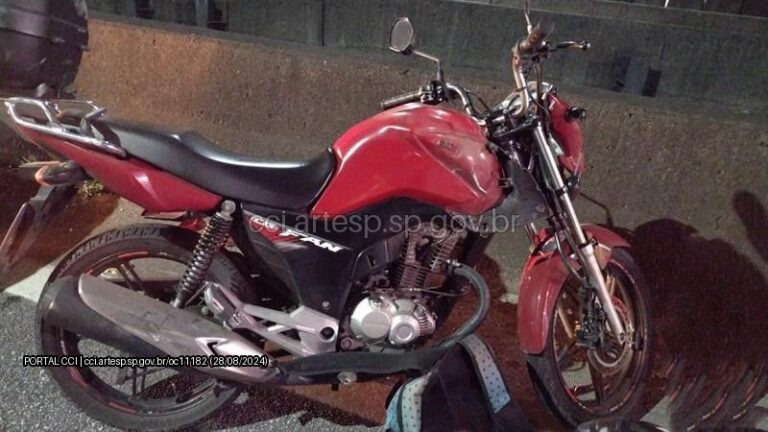 Carro colide contra motocicleta e foge sem prestar socorro em rodovia do litoral de SP