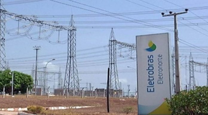 Lula volta a criticar privatização da Eletrobras