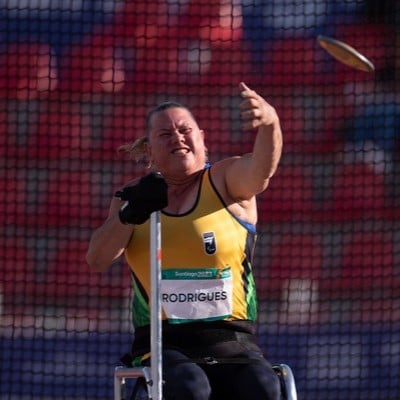 Beth Gomes, atleta santista, será porta-bandeira do Brasil na abertura das Paralímpiadas 2024
