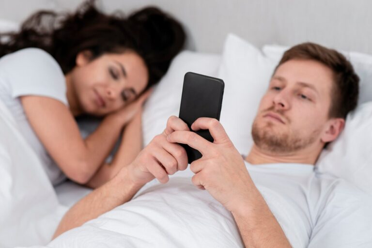 Vício em pornografia é mais difícil de tratar do que o vício em drogas, diz psiquiatra