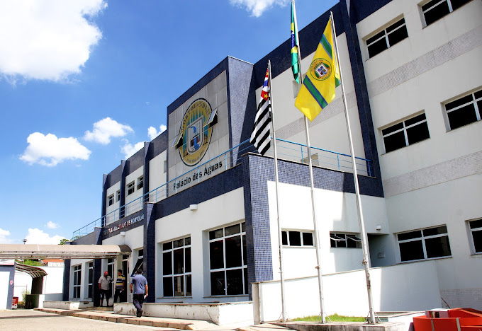 Para ser atendido pessoalmente é necessário levar Carteira de Trabalho (digital ou impressa), Carteira de Identidade e CPF (Cadastro de Pessoa Física). Recomenda-se apresentar currículo e comprovante de residência atualizado para agilizar o atendimento.