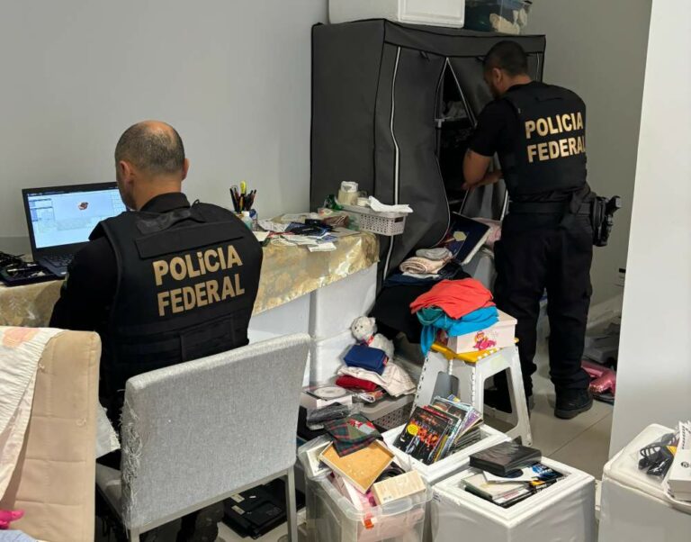 PF apreende computadores e celulares em operação contra pornografia infantil em Birigui