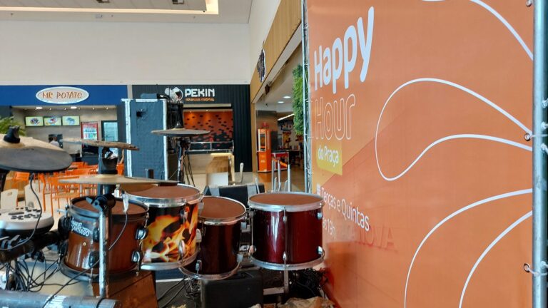Apresentações musicais animam Happy Hour do Shopping Praça Nova