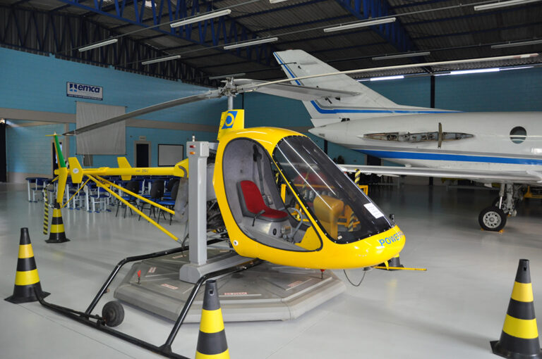 Escola de Ciências Aeronáuticas em Taubaté abre quase 100 vagas