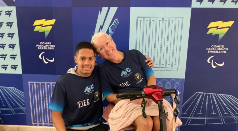 Mãe e filho trilham parceria de sucesso nos Jogos Paralímpicos de SP com 8 medalhas de ouro