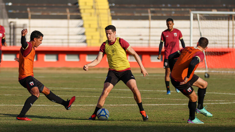 Matheus Barbosa passará por cirurgia no joelho