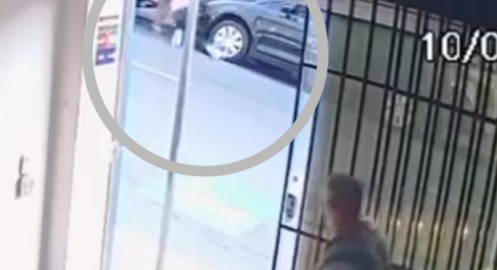 câmeras de monitoramento da cidade auxiliaram na identificação do veículo utilizado no sequestro.