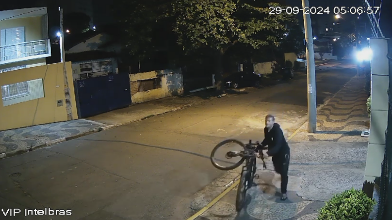 Homem invade condomínio e furta bicicletas avaliadas em R$ 4 mil
