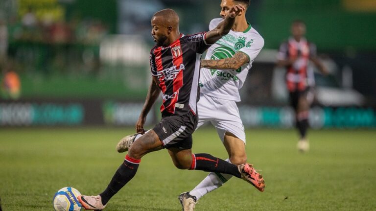 Com gol contra aos 39 do segundo tempo, Botafogo empata fora de casa