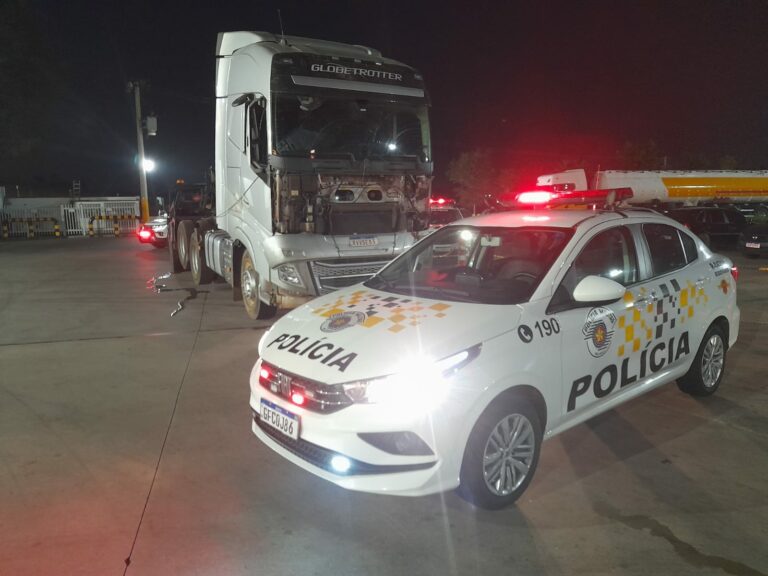 Polícia Militar Rodoviária recupera caminhão roubado