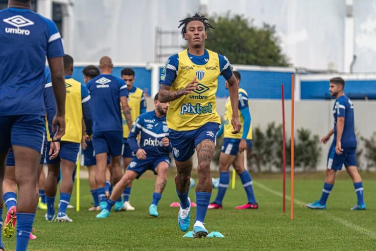 No apagar das luzes, Botafogo traz reforço