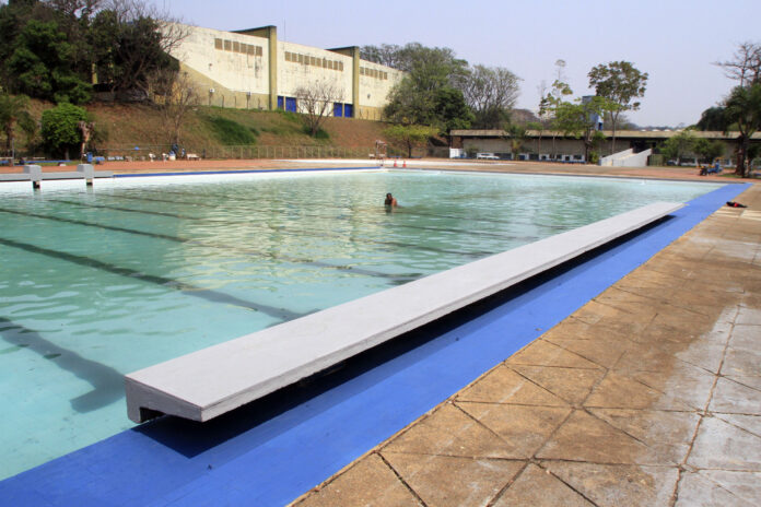 Piscinas públicas são reabertas devido as altas temperaturas Piscinas públicas são reabertas devido as altas temperaturas