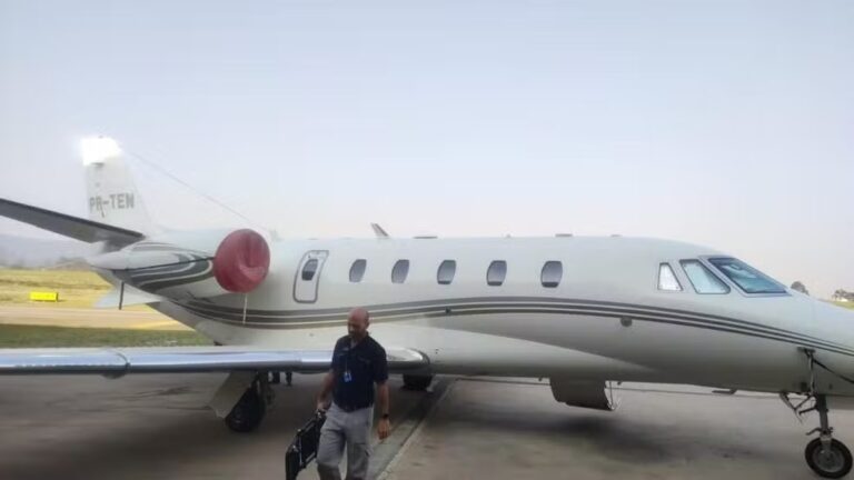 Avião que seria de Gusttavo Lima é apreendido em aeroporto de Jundiaí