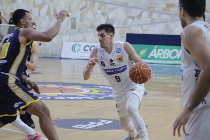 São José Basketball joga contra o Mogi nesta quinta-feira (5)