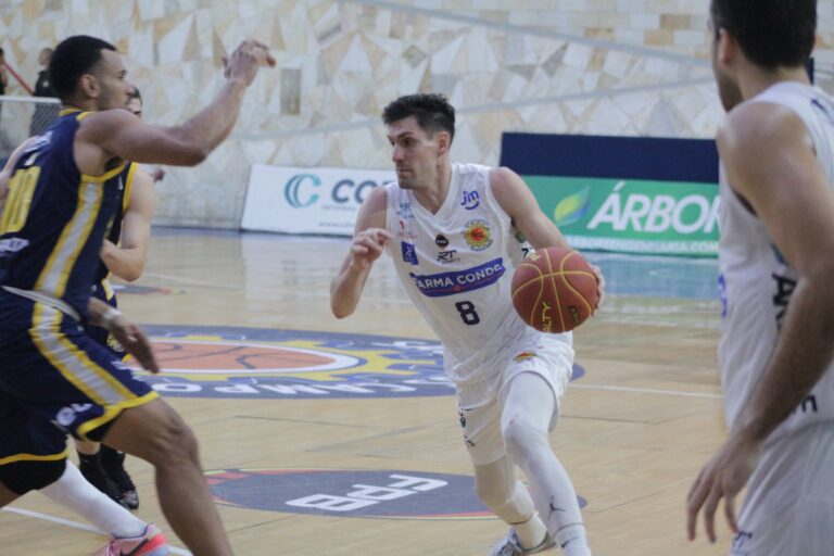 São José Basketball joga contra o Mogi nesta quinta-feira (5)