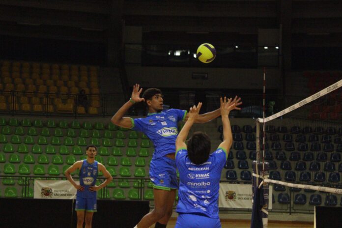Vôlei São José enfrenta o Suzano no Teatrão nesta sexta-feira (6)