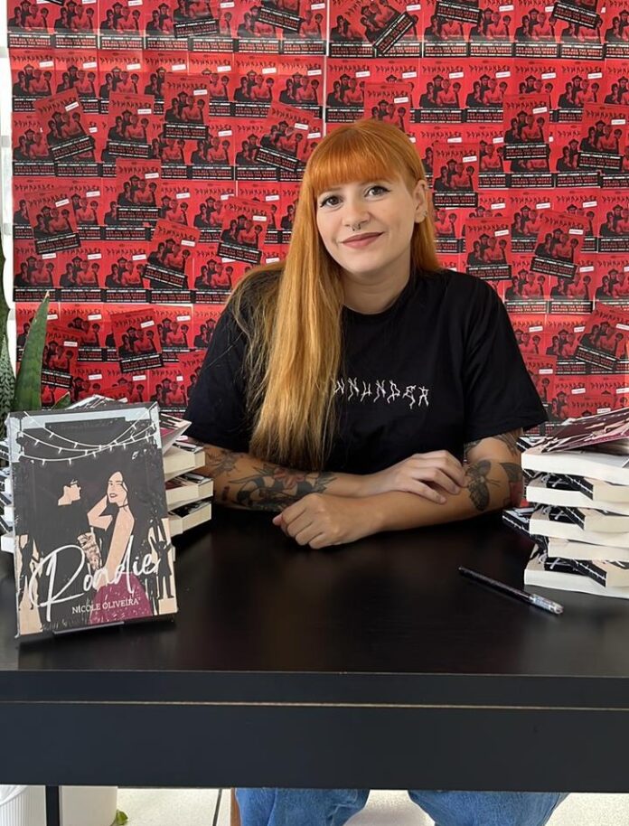 Conheça autora independente de São José que participará da Bienal do Livro