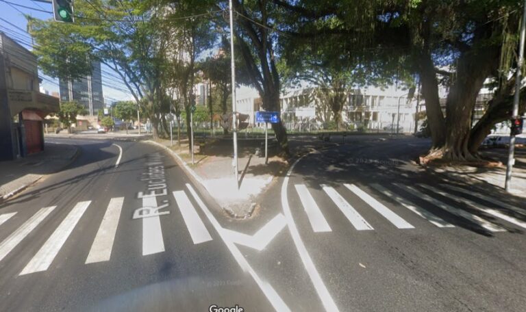 Obra emergencial interdita rua em São José dos Campos