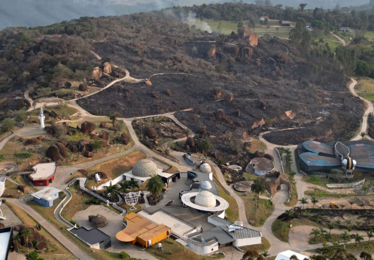 Polícia prende suspeito por iniciar incêndio no Pico das Cabras